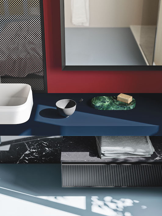 Arredo Bagno Arbi Opinioni.Classic Blue Il Colore Pantone 2020 Risalta Sui Mobili Arbi Arredobagno